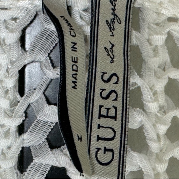 Guess Crochet Top - Chic and Stylish for Every Occasion - Picture 4 of 5